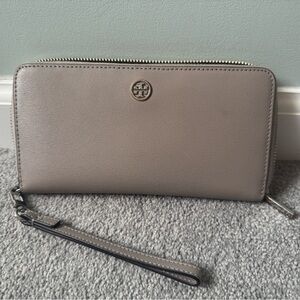 Tory Burch Grey Leather Wallet